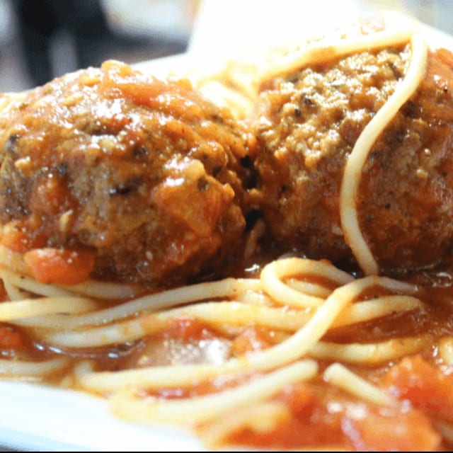 Spaghetti Con Polpette Di Carne.